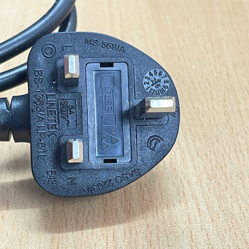 Dây Nguồn UK BS1363/A LINETEK LP-61L LS-15 to IEC 320 C5 5A/2.5A 250V Tiết Diện Dây 3Gx0.75mm² Dài 1M