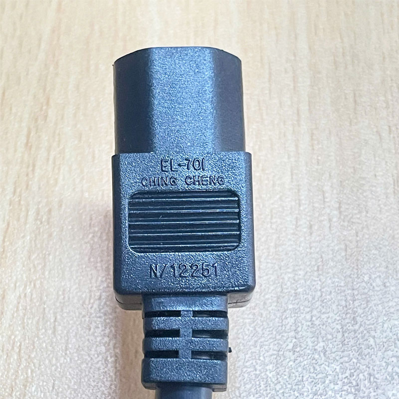 Dây Nguồn Thiết Bị Y Tế NEMA 5-15P to IEC 320 C13 15A 125V 14AWG 3x2.08mm² Length 2.5M