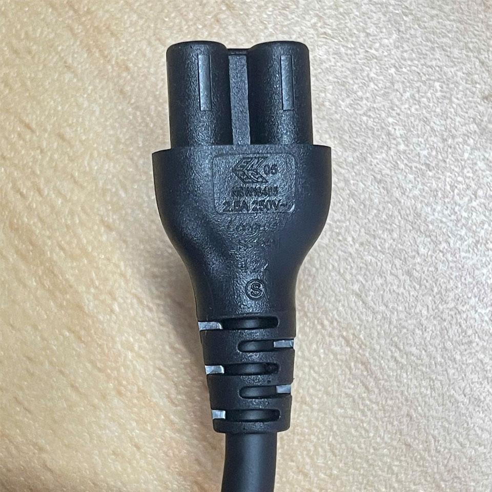 Dây nguồn HP 213351-018 Longwell LP-61LD UK BS 1363 Plug to C5 2.5A 250V 3x0.75mm Black Color Length 1M For HP Laptops Power Adapter