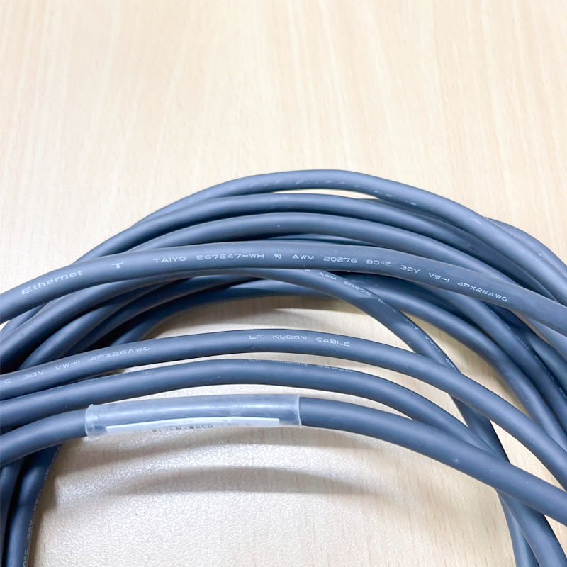 Cáp XC-M12EN-M8SR-10M-R Dài 10M M12 Ethernet 8 Pin X-Code to RJ45 Shielded Cable For Basler Cognex Industrial