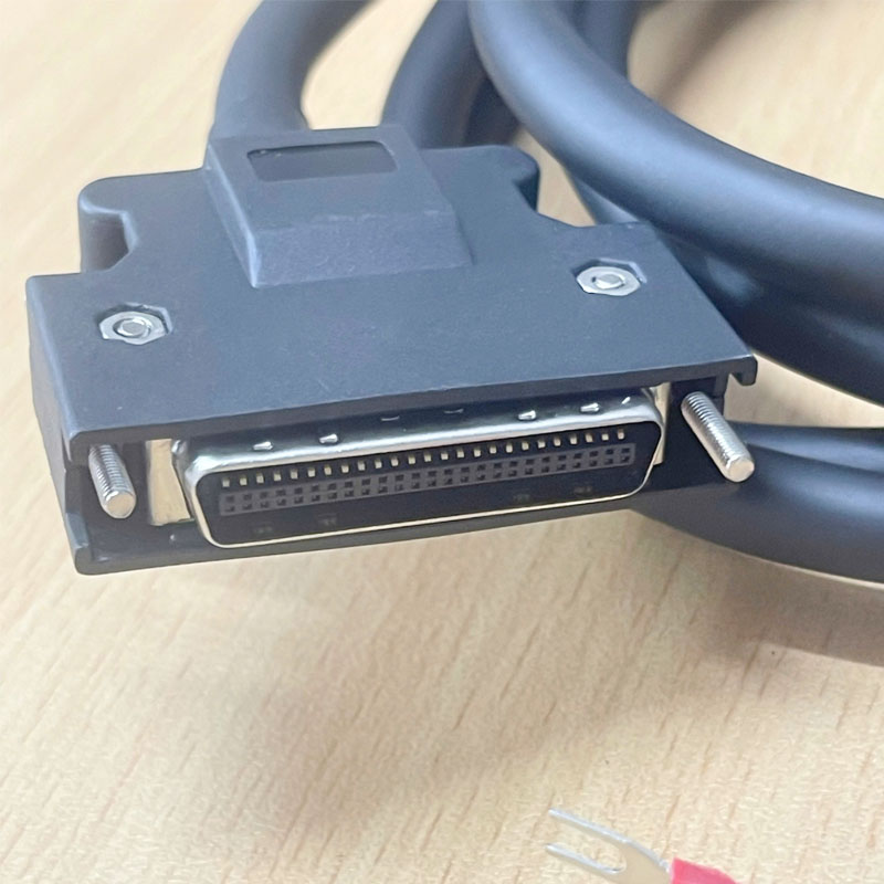 Cáp SCSI HPCN MDR 50 Pin Khóa vít Dài 2M I/O Cable MDR 50 Pin Male to 50 Core For Mitsubishi Servo CN1 J3 J4 JE-A CN1 Connector