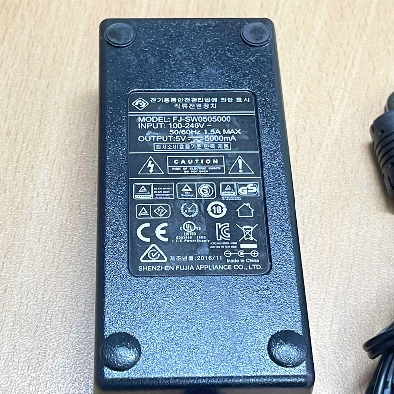 Bộ Chuyển Nguồn Adapter 5V 5A FJ-SW0505000 Connector Size 5.5mm x 2.5mm