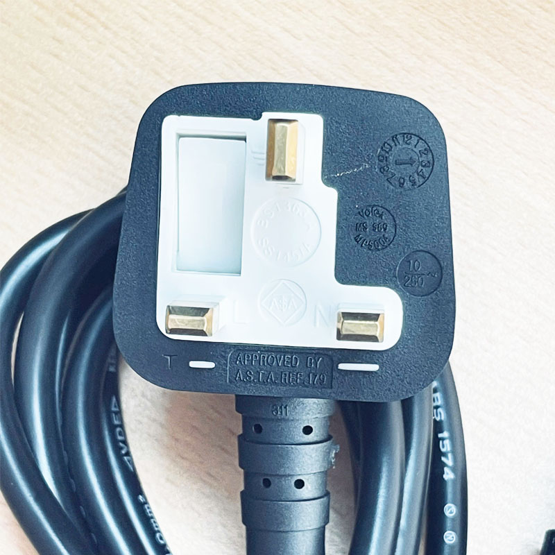 Dây Nguồn 3 Chấu Có Cầu Chì UK Plug BS 1363 to IEC 60320 C13 Power Cord Volex V1625 10A 250V 3x1.0mm² Dài 2.5M