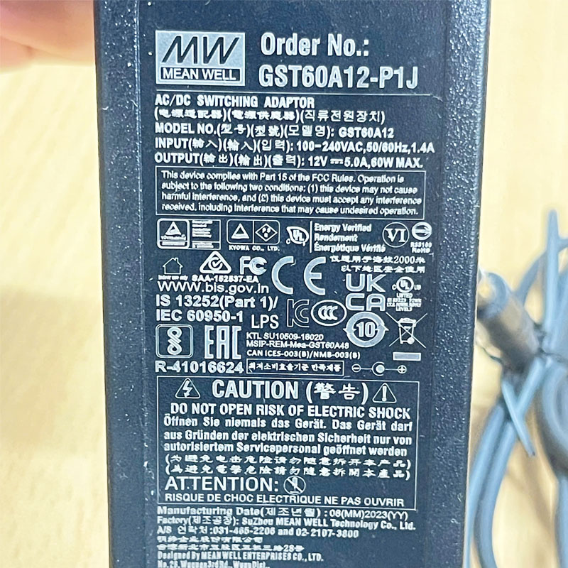 Nguồn Meanwell GST60A12-P1J 12V 5A 60W Connector Size 5.5mm x 2.1mm