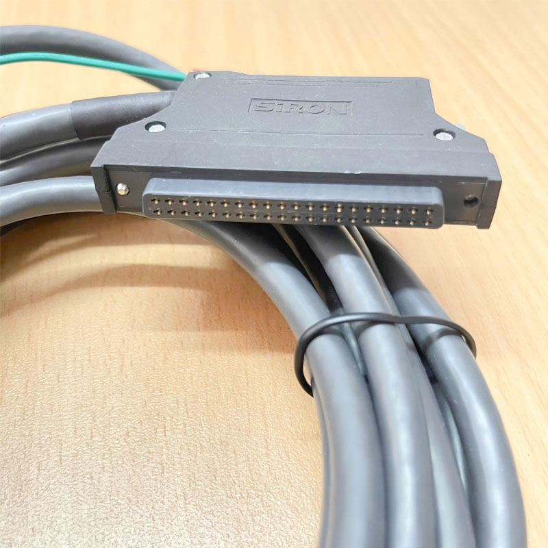 Cáp SIRON X210-5S-3500MM Dài 3.5M FCN MIL 28AWG For Servo Driver/PLC and Terminal Block Breakout Board