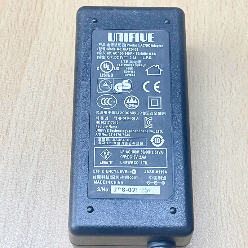 Adapter 9V 2.6A UNIFIVE UIA324-09 Connector Sixe 5.0mm x 3.0mm
