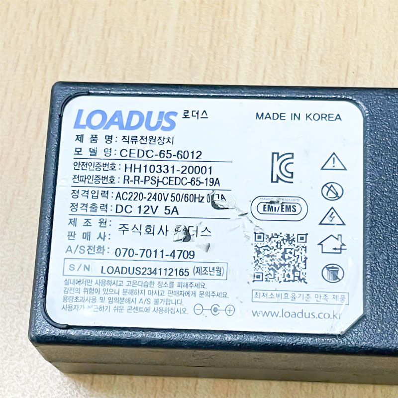 Adapter LOADUS 12V 5A CEDC-65-6012 DC Size Tip 5.5mm x 2.5mm Hàng đã qua sử dụng.