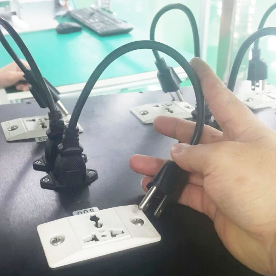 Dây Nguồn NEMA 5-15P to C13 QIAOPU QP03 Intertek 3179370 AC Power Cord 10A 250V/125V 3x0.824mm²(18AWG)X2C Dài 0.5M Sử Dụng Cho Bàn Kiểm Soát Nguồn Điện Trong Khu Công Nghiệp