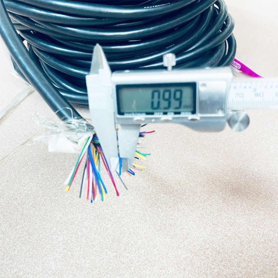 Dây Cáp Tín Hiệu Chống Nhiễu Chịu Gập 50 Lõi 25P 50 Core x 1.0mm PROTERIAL-V OD 12.3mm Dài 30M