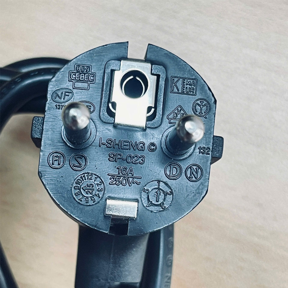 Dây Nguồn I-SHENG SP-023 IS-034 Chuẩn 2 Chân Đầu Tròn AC Power Cord Schuko CEE7 Euro Plug to C5 2.5A 250V Tiết Diện Dây Dẫn 3x0.75mm² Dài 1.8M