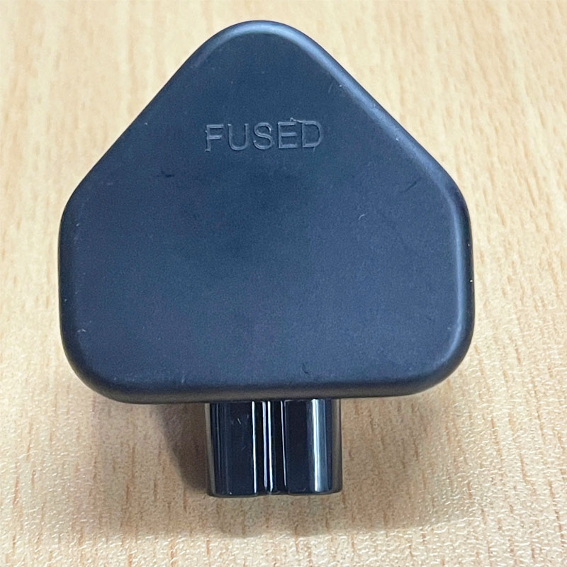 Bộ Chuyển Đổi Phích Cắm Điện WELL SHIN WS-086-6 Chuẩn UK BS5733/A to IEC320 C7 2.5A 250V