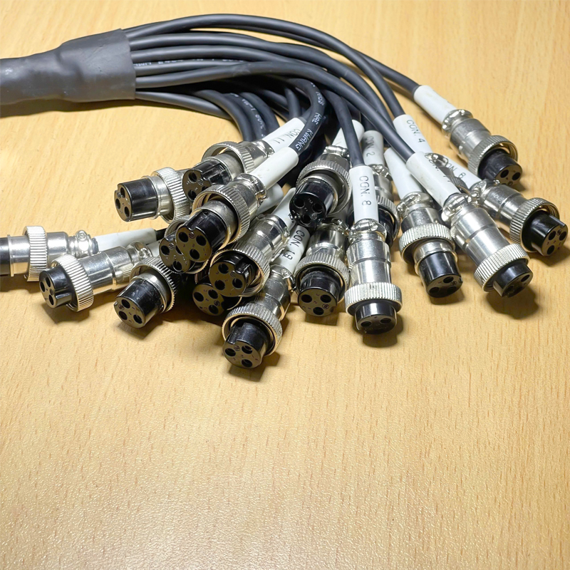 Cáp chuyển tín hiệu Metal Shell Connector DB62 Female sang 20 Port GX16 ...
