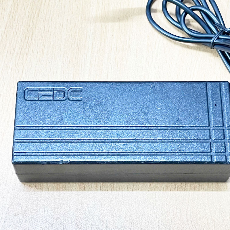 Adapter LOADUS 12V 5A CEDC-65-6012 DC Size Tip 5.5mm x 2.5mm Hàng đã qua sử dụng.
