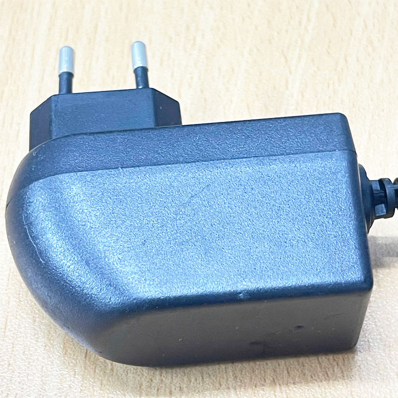 Chuyển nguồn Adapter SUNNY 24V 1A SYS1308-2424-W2E Connector Tip Size 5.5mm x 2.1mm