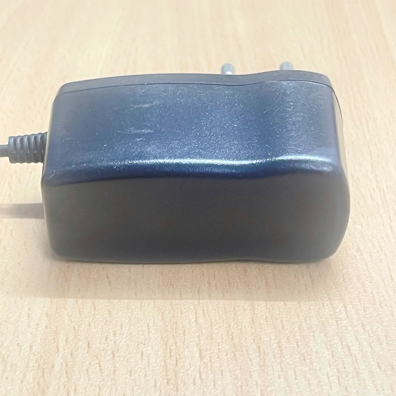 Bộ Chuyển Đổi Nguồn Adapter 12V 1.5A PT-2401G Connector Size 5.5mm x 2.1mm