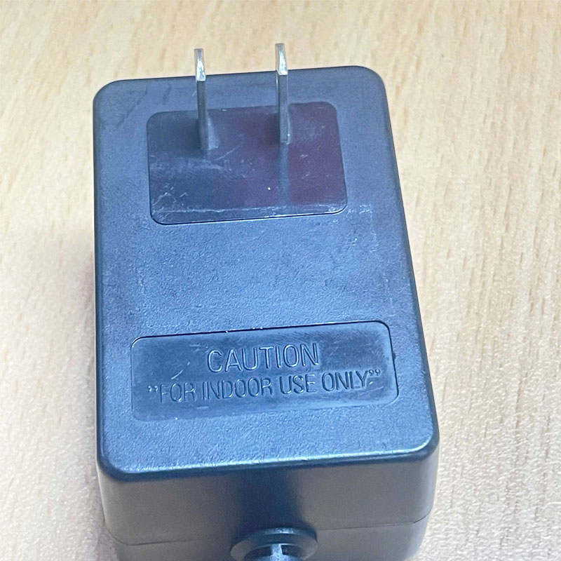 Adapter 18V 1A ARIANA AII-181WU-18 Connector Size 3.5mm x 1.35mm