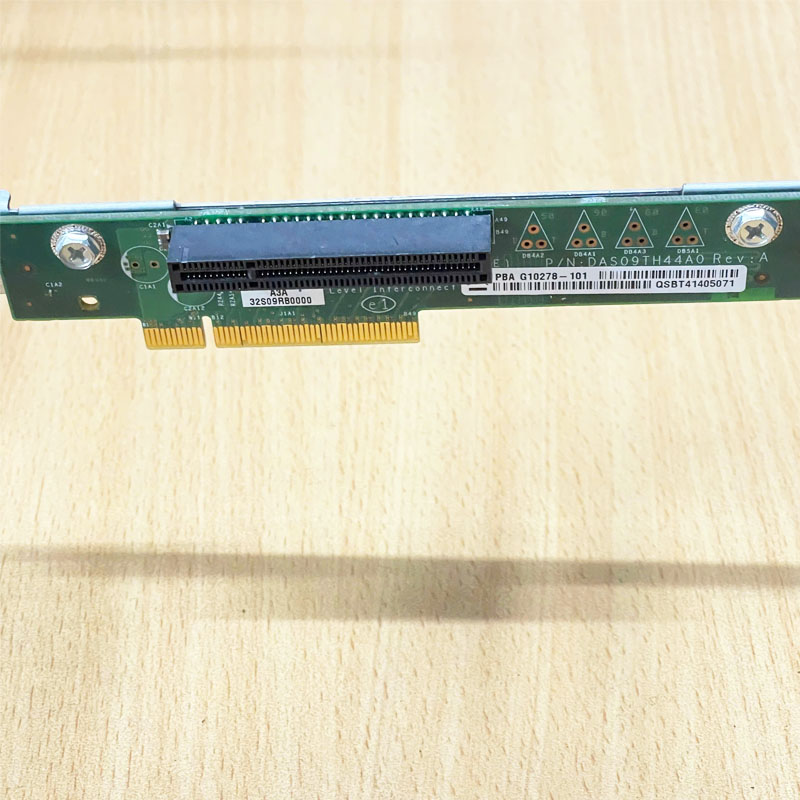 Thiết Bị SuperMicro RSC-RR1U-E8 1U PCI-E x8 Slot to PCI-E Slot Riser Card