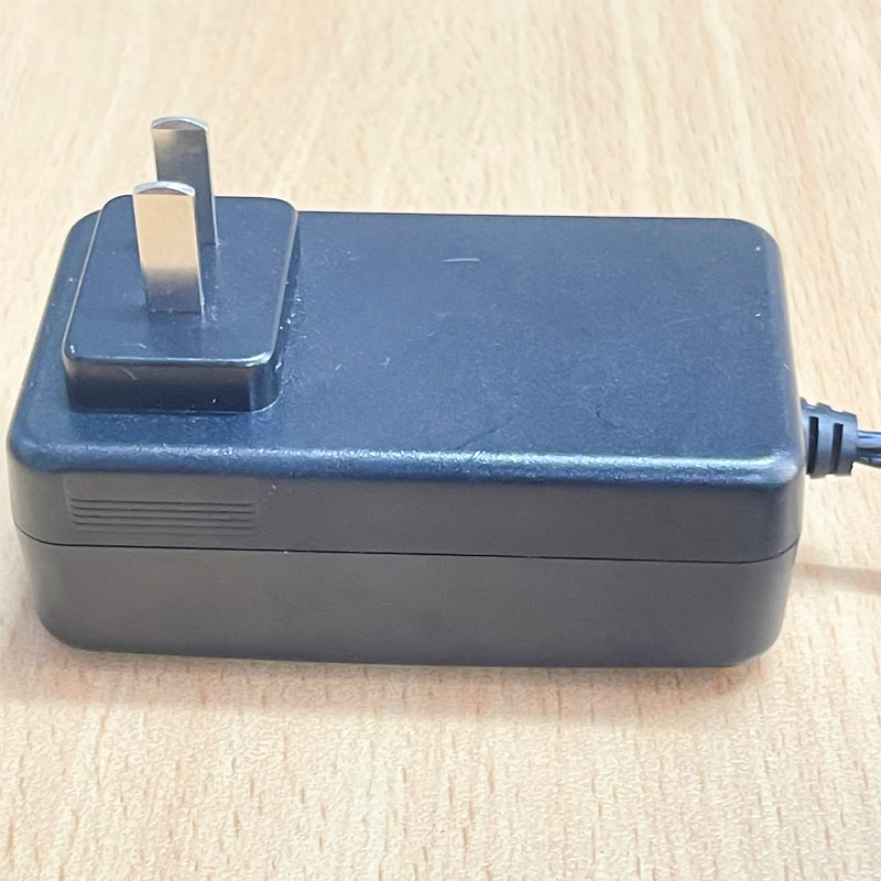 Adapter 5V 4A 20W GP304C-050-400 Connector Size 3.5mm x 1.35mm