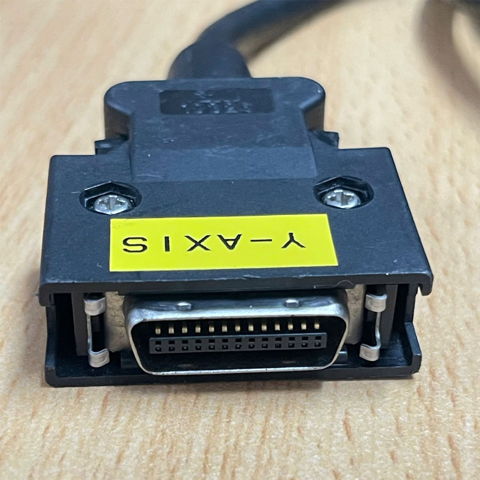 Cáp SCSI MDR 26Pin Male To Male Pitch 1.27mm Latch Clip Shielded Straight Snap Type Connector With Servo Encoder Cable Dài 1.1M