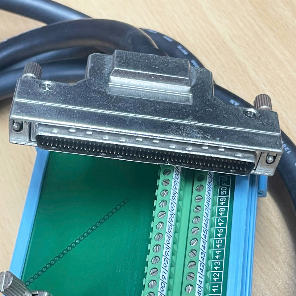 Bộ Cầu Đấu Và Cáp Adam-39100 + SCSI HPDB 100-Pins Male Dài 2.1M Adapter Board