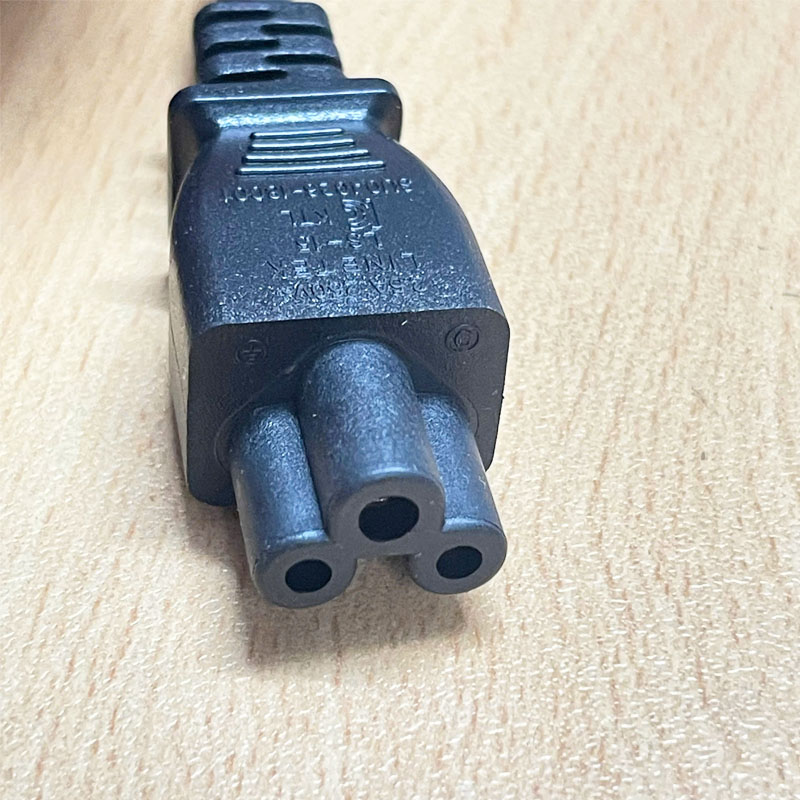 Dây Nguồn LINETEK BS-1363/A LP-61 UK Plug BS 1363 to IEC 320 C5 Power Cord LS-15 5A/2.5A 250V 3x0.75mm² Dài 1.8M