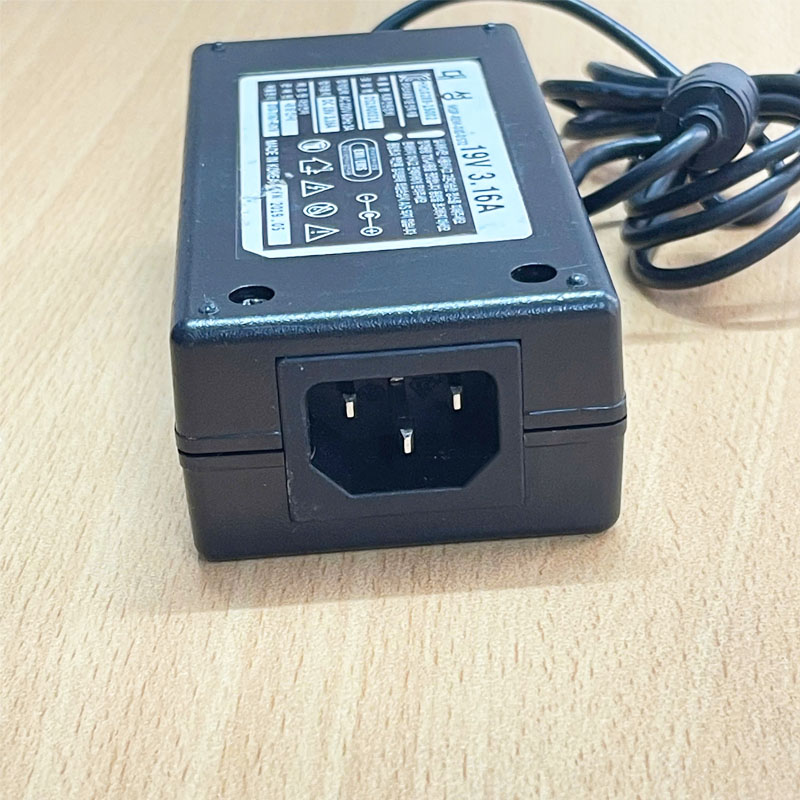 Adapter 19V 3.16A 60W DS1900316 MSIP-REM-DXI-DS72 Connector Tip Size 5.5mm x 2.1mm