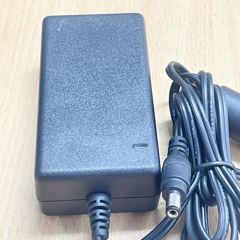 Adapter FSP FSP018-1ADA22A 18V 1A Connector Size 5.5mm x 2.1mm