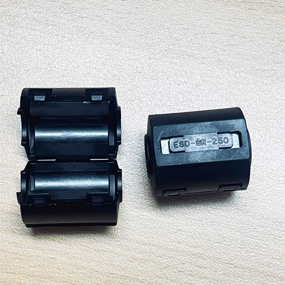 Kẹp Khử Từ Cho Lõi Dây Cáp NEC/TOKIN ESD-SR-250 Split Core Ferrite 13mm