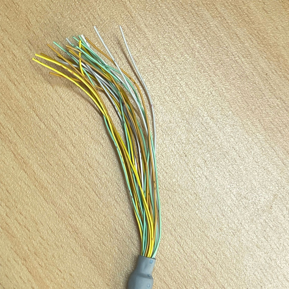 Cáp LEC-CN5-1 SMC (11RHFD7) Dài 1.5M Cable IDC HRS 26 Pin Female Pitch 1.27mm to 26 Core Flying Leads Cable HITACHI E41447-HCV For Connecting a Stepper Motor Controller or Driver LECP6 LECA6 Series to a PLC.