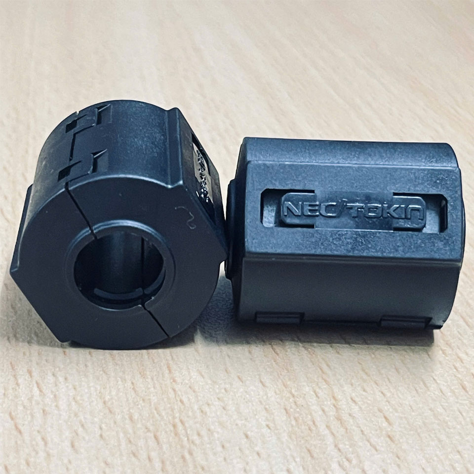 Kẹp Khử Từ Cho Lõi Dây Cáp NEC/TOKIN ESD-SR-250 Split Core Ferrite 13mm