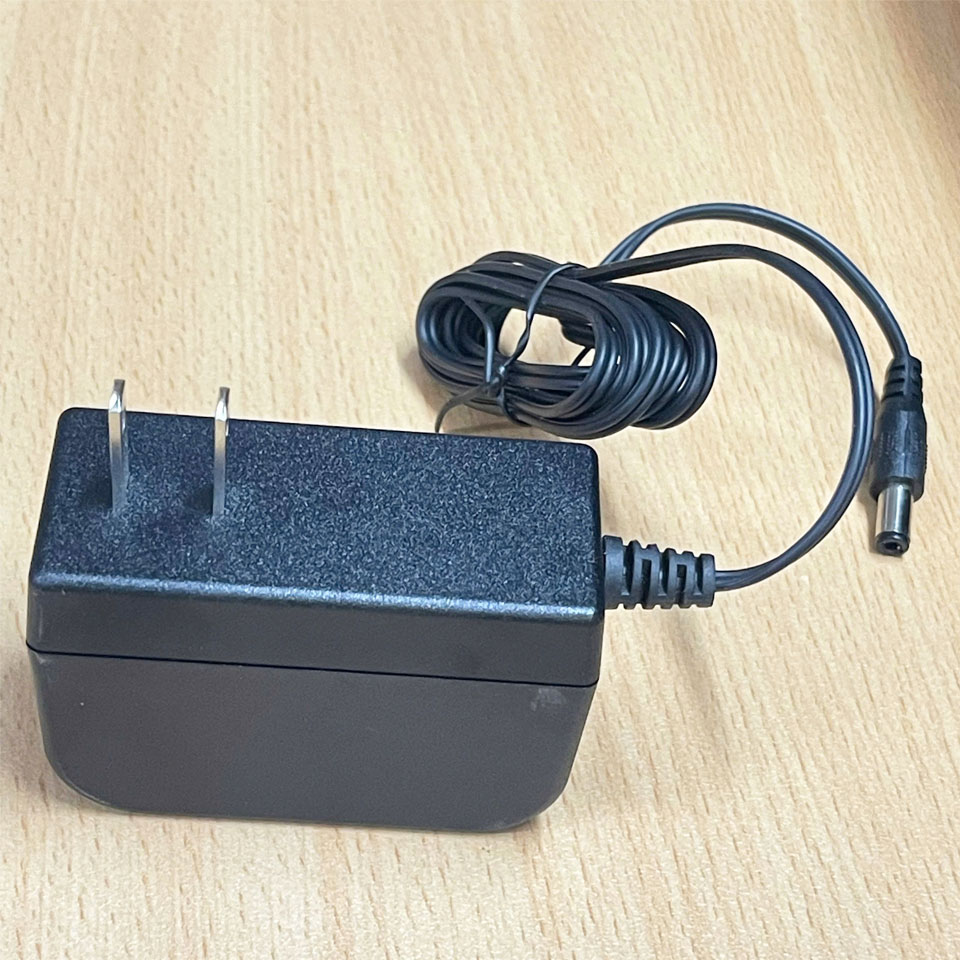 Adapter 12V 1.5A Belkin DSA-18PFR-12 FUS 120150 EU Barrel Jack Connector Tip Size 5.5mm x 2.5mm