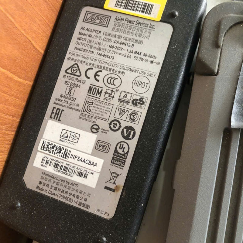 Adapter 12V 5A 60W FSP GROUP INC FSP060-1AD101C Thay Thế APD DA-60N12-B 12V 5A 60W Connector Tip Size 5.5mm x 2.5mm For Networks Juniper