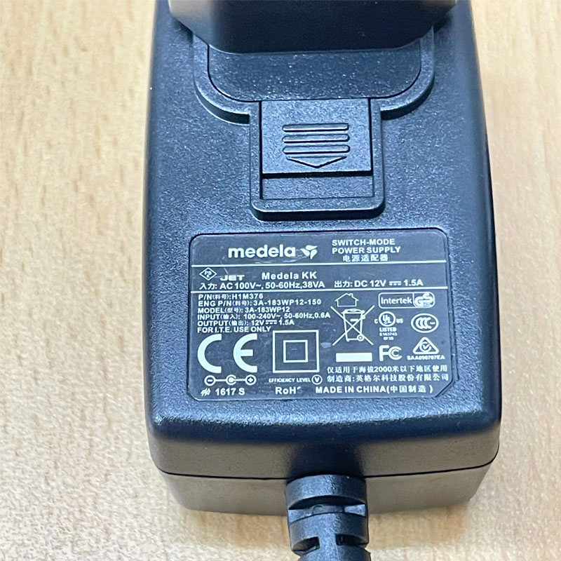 Chuyển Nguồn Adapter 12V 1.5A MEDELA 3A-183WP12-150 Chân cắm khóa vặn ren Connecter Size 5.5mm x 2.5mm Locking For Sony PIX-E7 PIX-E5 Atomos Ninja V/Shogun Màn hình Ikan DJI Đèn LED Hollyland Mars 400s Smallhd Indie 7 Aputure