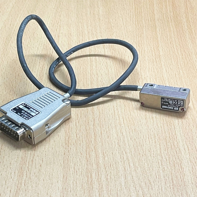 Cảm Biến Từ RSF Elektronik AK MS15 ~ 1Vss Sensor Hàng Original Theo Thiết Bị Đã Qua Sử Dụng