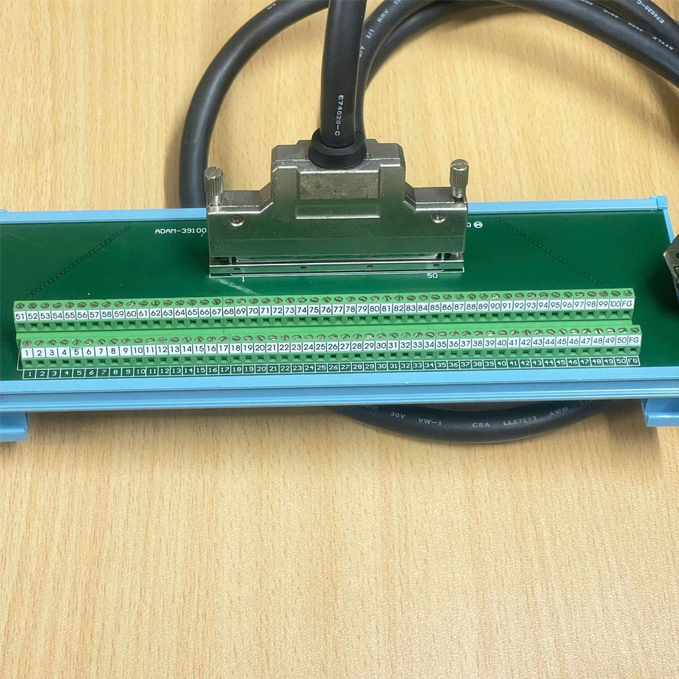 Bộ Cầu Đấu Và Cáp Adam-39100 + SCSI HPDB 100-Pins Male Dài 2.1M Adapter Board
