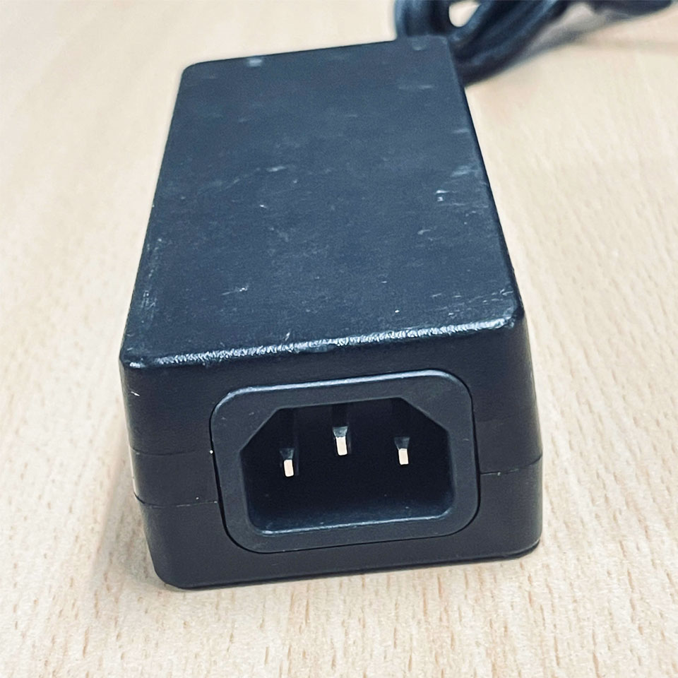 Adapter Original GS60A18-P1J 18V 3.33A MEAN WELL DC Output Connector 5.5mm x 2.1mm  Barrel Plug Hàng Tháo Thiết Bị