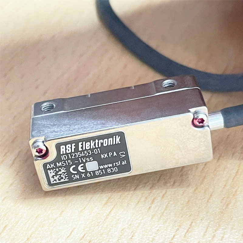 Cảm Biến Từ RSF Elektronik AK MS15 ~ 1Vss Sensor Hàng Original Theo Thiết Bị Đã Qua Sử Dụng