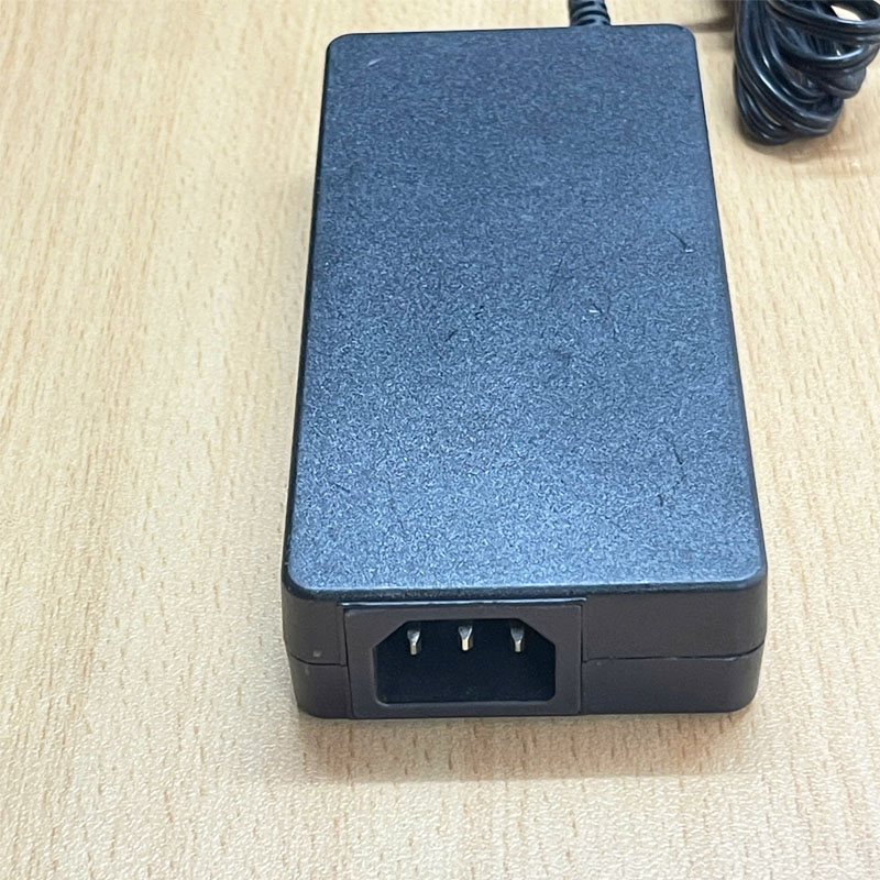 Bộ Chuyển Nguồn Adapter FSP 54V 1.67A 90W FSP090-AWAN2 Connector Tip Size 5.5mm x 2.5mm