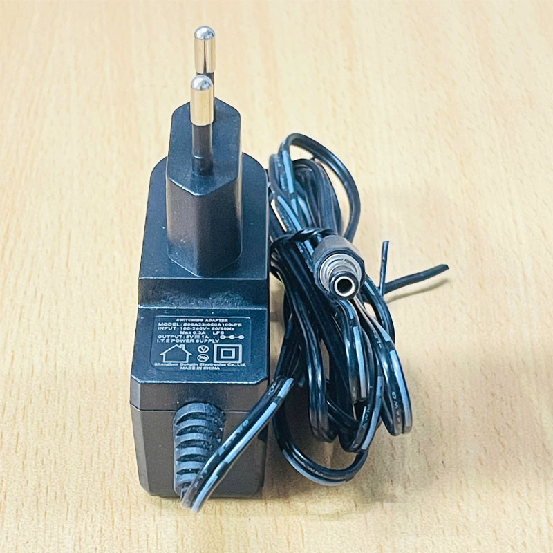Adapter 5V 1A SHENZHEN Connector Size 5.5mm x 2.5mm