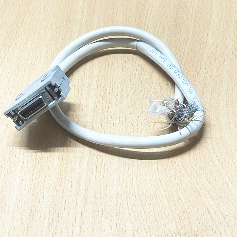 Cáp HONDA MR-J3CDL0.5M Lot.106 Connector MDR 20 Pin Female to 20 Core Open Cut End Sheild Dài 0.5M For Fanuc CNC, IO Breakout Board