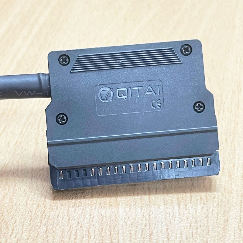 Cáp Original QITAI Cable 45 Degree Connector IDC 40 Pin Female 2 Rows 2.54mm Pitch to 40 Core Bare Wire Open End Dài 4M For Keyence Omron PLC Mitsubishi