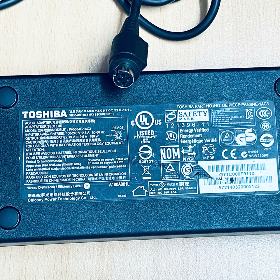 Adapter 19V 9.5A 180W TOSHIBA PA5084E-1AC3 IEC C14 Plug DC Power Connector Tip Size 4 Pin Mini Din Female 10mm Plug For All-in-One Toshiba Qosmio X75