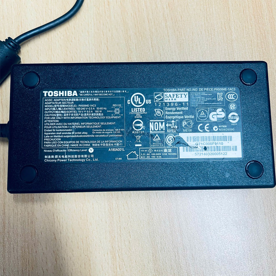 Adapter 19V 9.5A 180W TOSHIBA PA5084E-1AC3 IEC C14 Plug DC Power Connector Tip Size 4 Pin Mini Din Female 10mm Plug For All-in-One Toshiba Qosmio X75