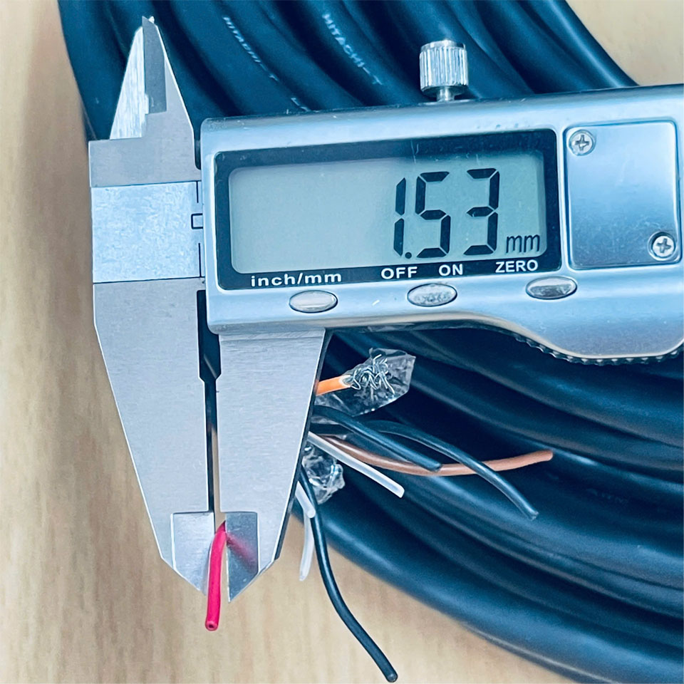 Cáp Điều Khiển Chuyển Động Dài 30M Dài Cable HITACHI 6 Core x 1.53mm² Cable OD 7.7mm For Encoder Servo Cable