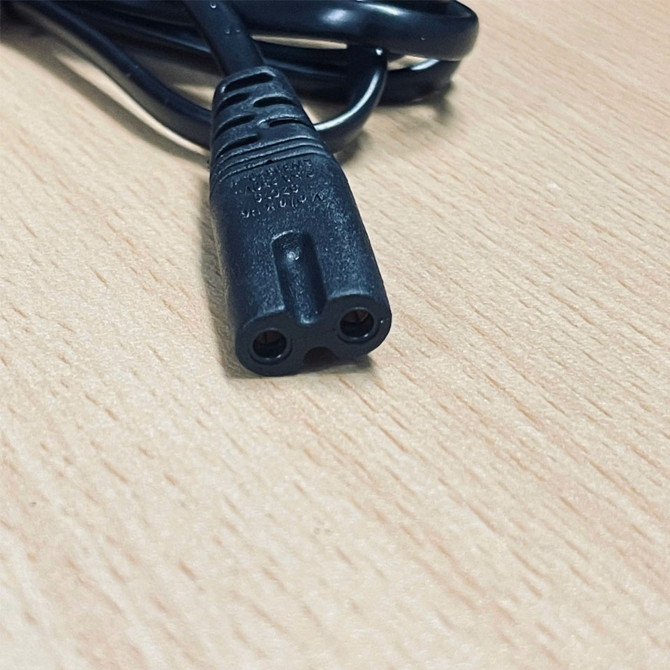 Dây Nguồn 2 Chân Dẹt Số 8 VOLEX HG SZC7S  AC Power Cord Schuko CEE7/16 Euro Plug to C7 2.5A 250V 2Cx0.75mm² For Printer or Adapter Cable Flat PVC Black Length 1.5M