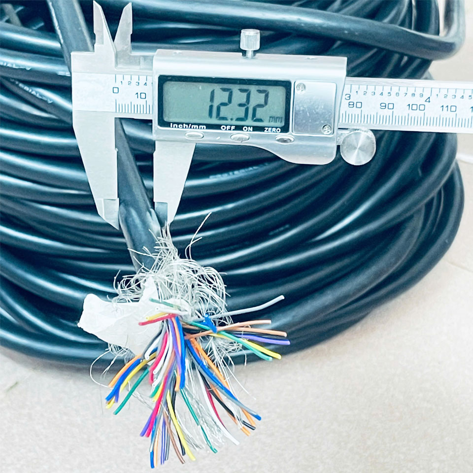 Cáp Điều Khiển Chuyển Động Có Chống Nhiễu Dài 1M Cable PROTERIAL-V(HITACHI) 25PR 50 Core x 0.25mm² Cable Shielded 22AWG OD 13.5mm