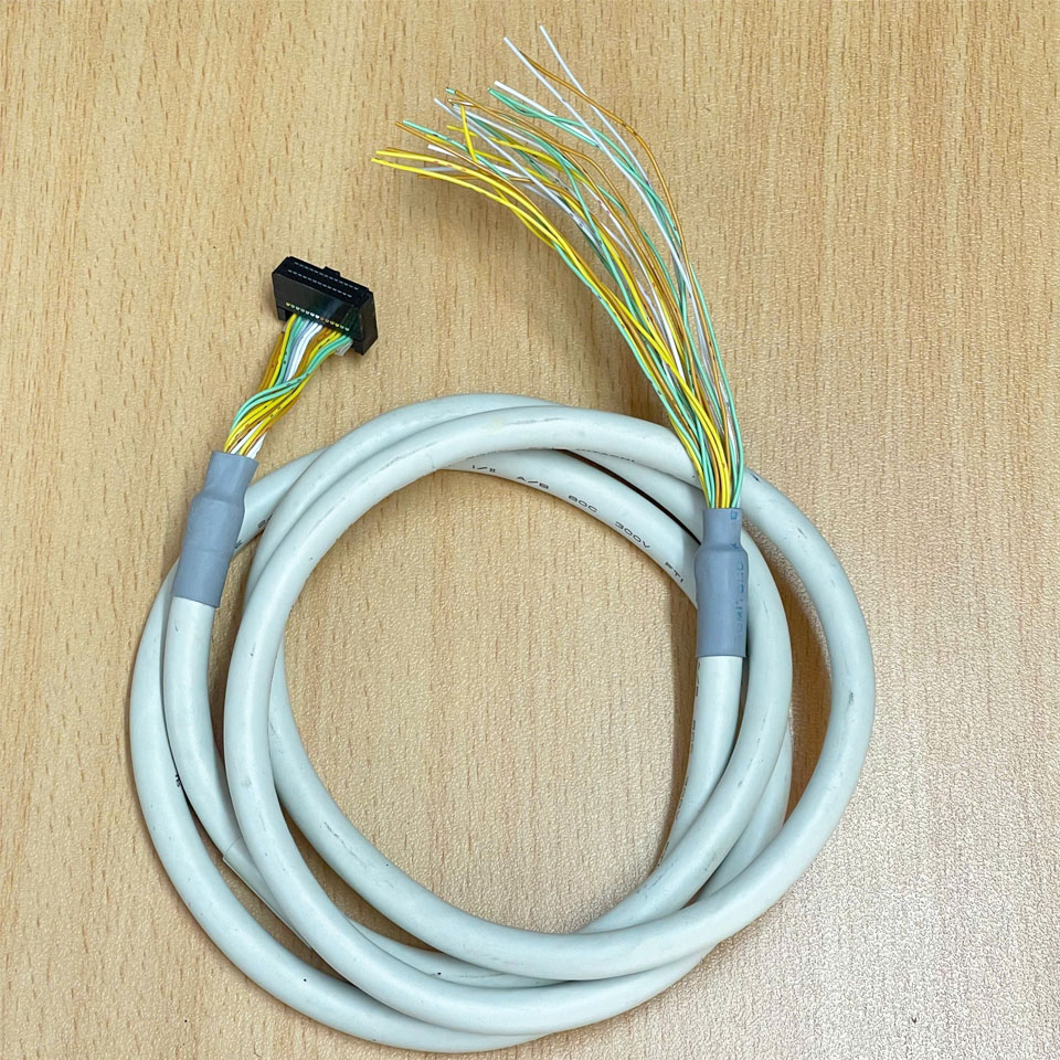 Cáp LEC-CN5-1 SMC (11RHFD7) Dài 1.5M Cable IDC HRS 26 Pin Female Pitch 1.27mm to 26 Core Flying Leads Cable HITACHI E41447-HCV For Connecting a Stepper Motor Controller or Driver LECP6 LECA6 Series to a PLC.