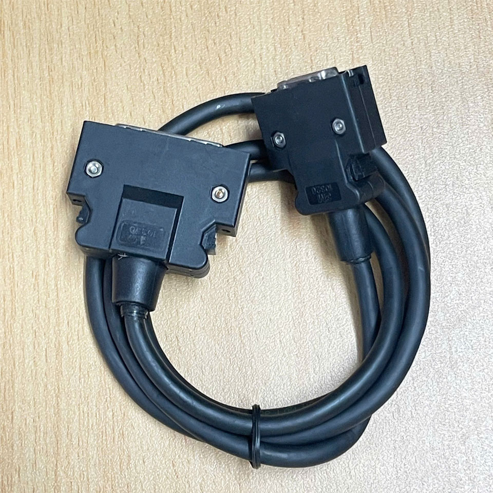 Cáp SCSI MDR 26Pin Male To Male Pitch 1.27mm Latch Clip Shielded Straight Snap Type Connector With Servo Encoder Cable Dài 1.1M
