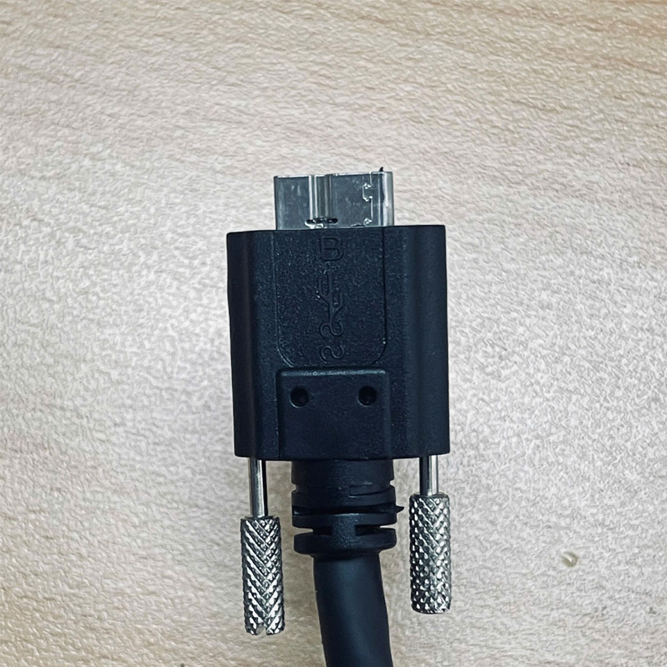 Cáp USB 3.0 Type A to Micro B Đầu Bắt Vít Screw Locking Cable USB3.0-HF-MBTA-300-5G Dài 3M Hàng Original Tháo Thiết Bị