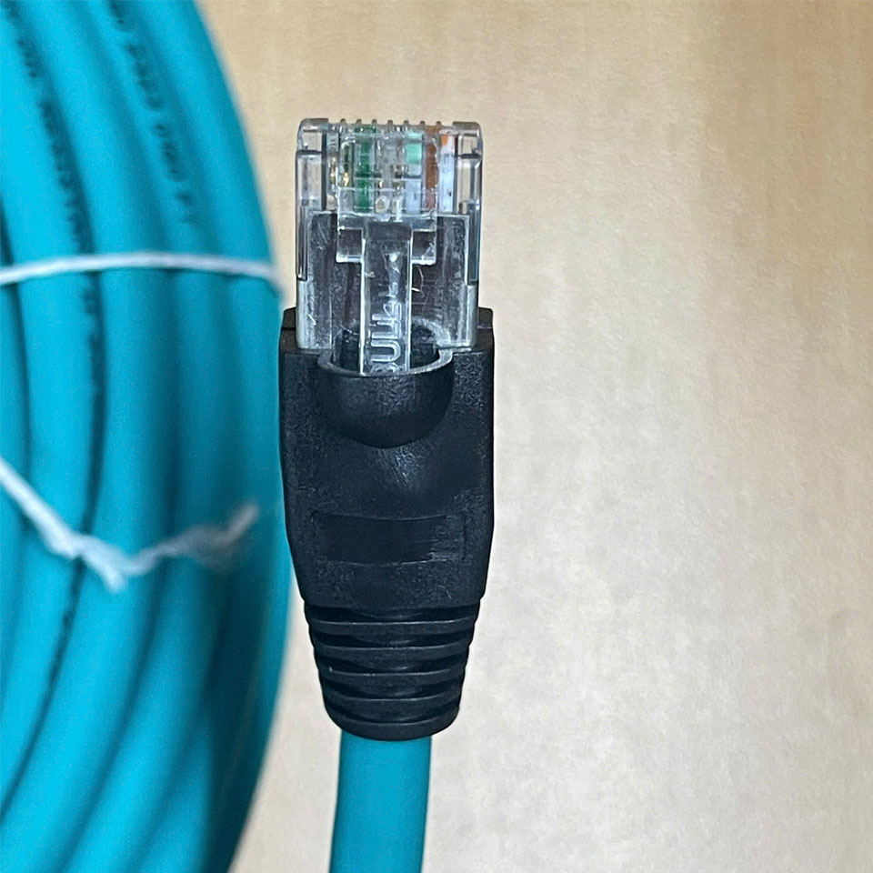 Cáp Mencom MDE45WB-4MSP-RJ45S-20M Shielded Industrial Ethernet Ethernet Dài 20M Cable M12 4 Pin D-Coded Male Straight Connector to RJ45 Shielded Plug.